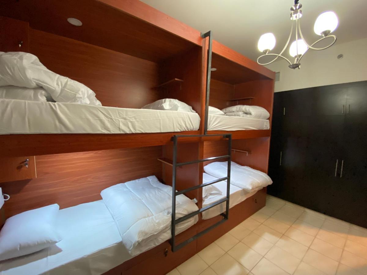 Elegance Hostel ドバイ エクステリア 写真