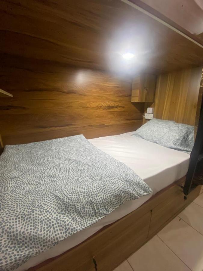 Elegance Hostel ドバイ エクステリア 写真