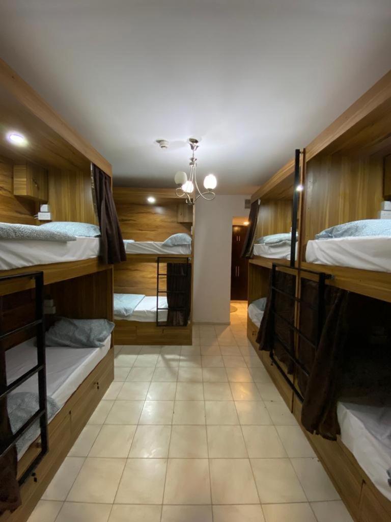 Elegance Hostel ドバイ エクステリア 写真